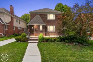 897 Rivard Boulevard, Grosse Pointe, MI 48230