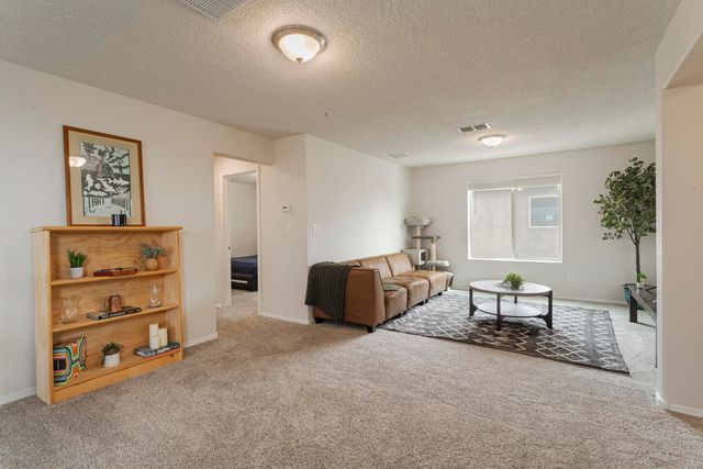 2829 Delicias Road SE, Rio Rancho, NM 87124