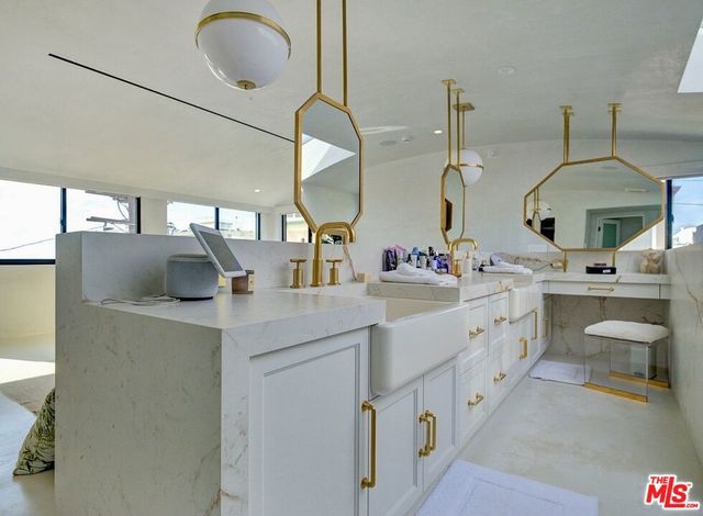 15 Reef Street, Marina Del Rey, CA 90292