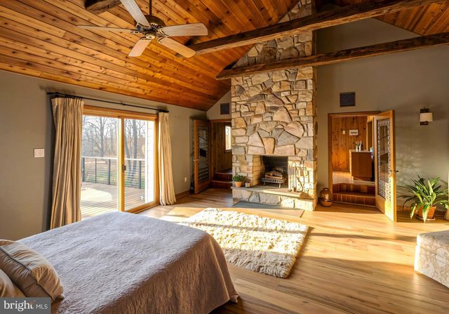 260 CAFFERTY RD, Pipersville, PA 18947