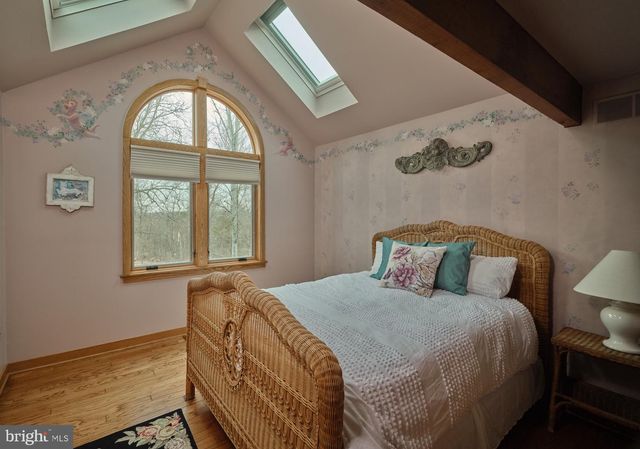260 CAFFERTY RD, Pipersville, PA 18947