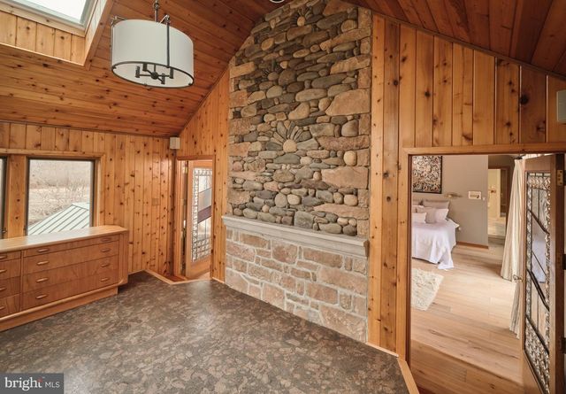 260 CAFFERTY RD, Pipersville, PA 18947