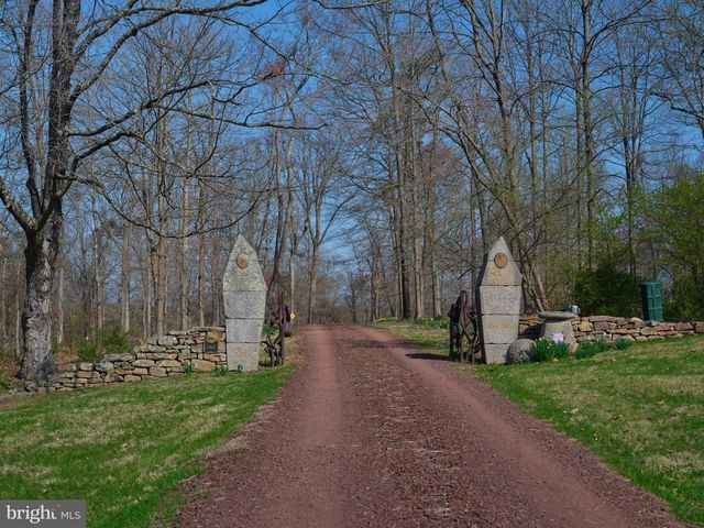 260 CAFFERTY RD, Pipersville, PA 18947