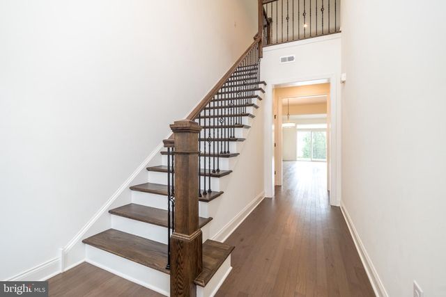 909 HOLDEN, Warminster, PA 18974