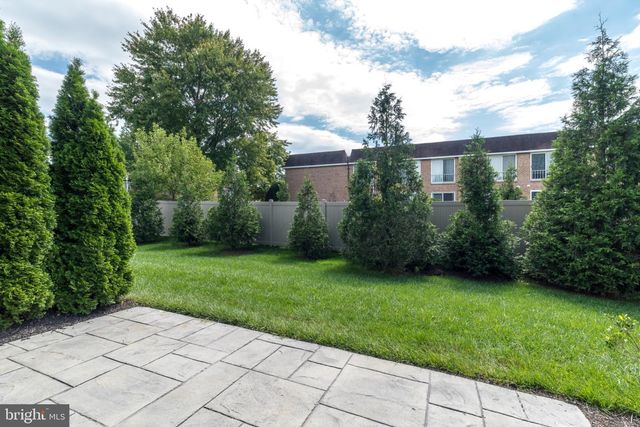 909 HOLDEN, Warminster, PA 18974