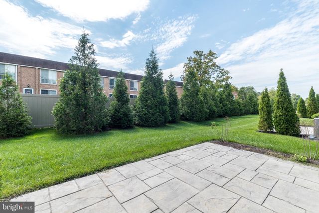 909 HOLDEN, Warminster, PA 18974