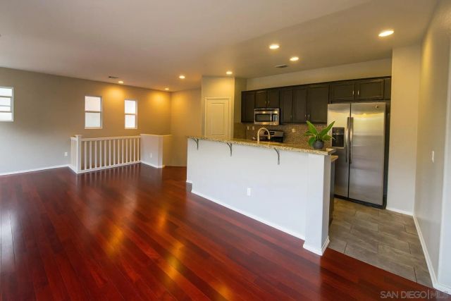 425 S Meadowbrook Dr 124, San Diego, CA 92114