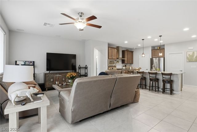 7385 Quaking Aspen Street, Las Vegas, NV 89149