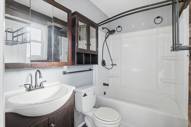 109 Blackhawk Drive, Park View, IA 52748