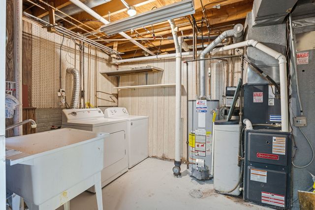 109 Blackhawk Drive, Park View, IA 52748