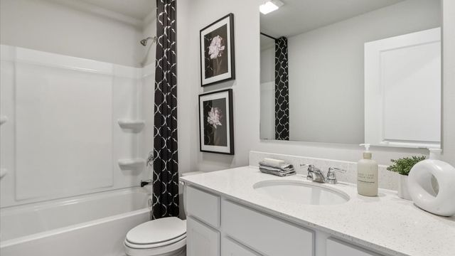 1110 Hillside Place, Altoona, IA 50009