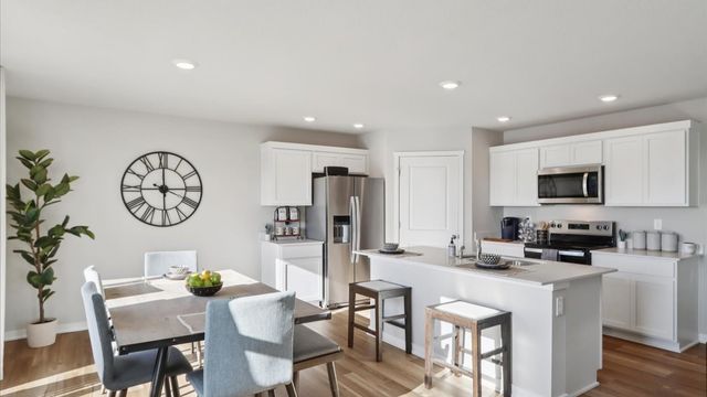 1110 Hillside Place, Altoona, IA 50009