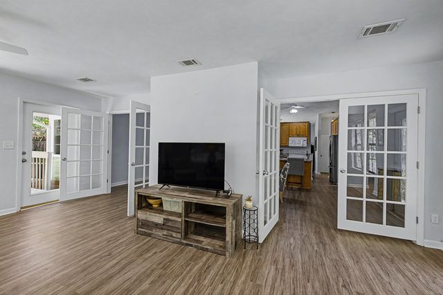 252 Starmount Drive, Tallahassee, FL 32303