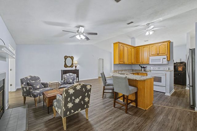 252 Starmount Drive, Tallahassee, FL 32303