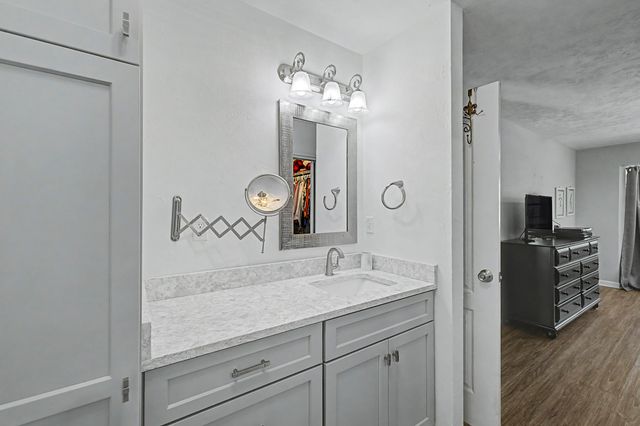 252 Starmount Drive, Tallahassee, FL 32303