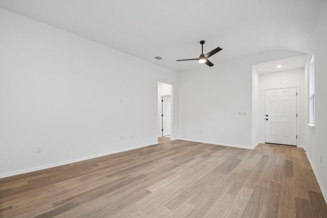 367 Porter Country PKWY, Buda, TX 78610
