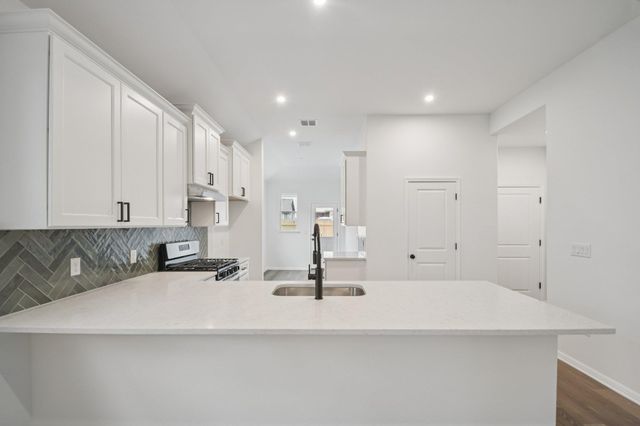 367 Porter Country PKWY, Buda, TX 78610