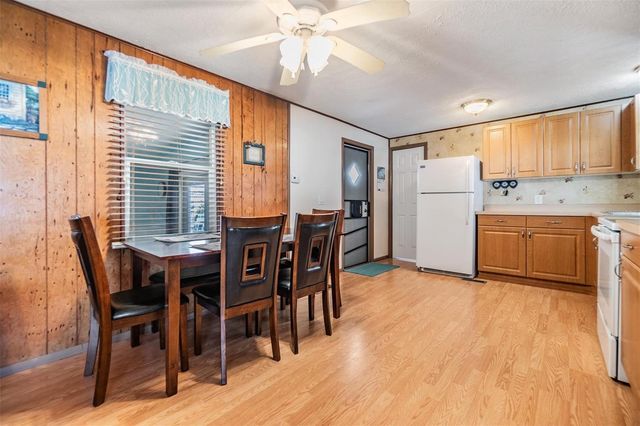 37015 SANDRA AVENUE, Zephyrhills, FL 33542