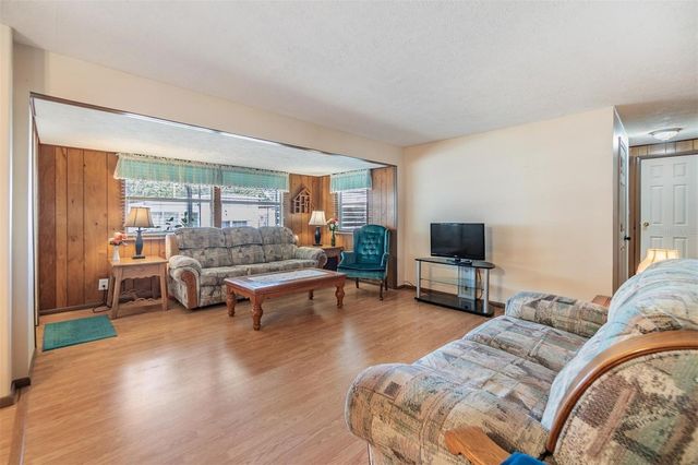 37015 SANDRA AVENUE, Zephyrhills, FL 33542