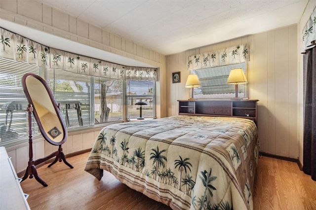 37015 SANDRA AVENUE, Zephyrhills, FL 33542