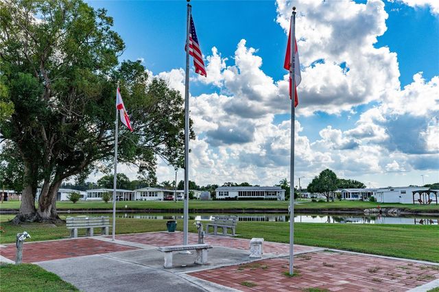 37015 SANDRA AVENUE, Zephyrhills, FL 33542