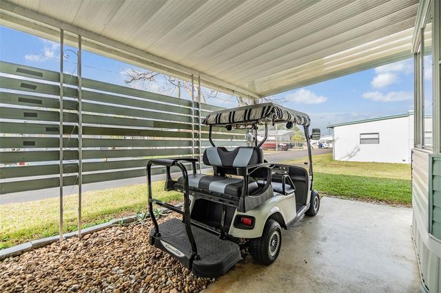 37015 SANDRA AVENUE, Zephyrhills, FL 33542