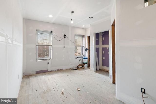 2517 E YORK ST, Philadelphia, PA 19125
