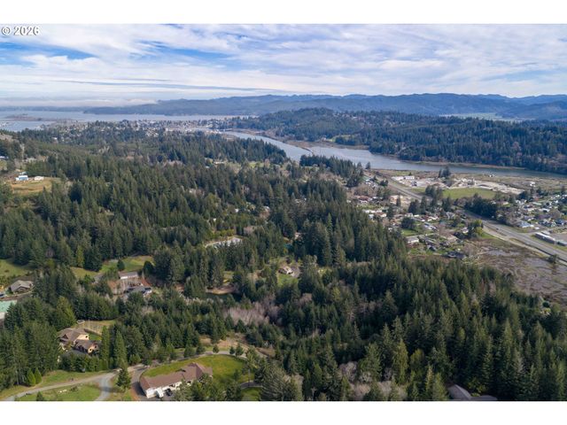 93549 PATTERSON Ln, Coos Bay, OR 97420