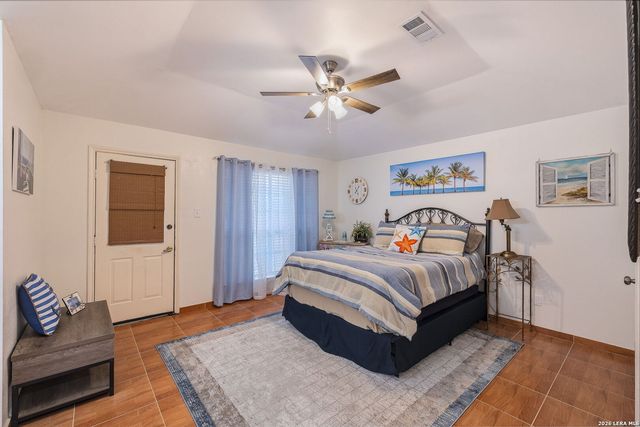 9630 Wildwood Rdg, San Antonio, TX 78250