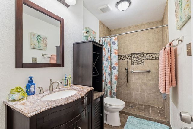 9630 Wildwood Rdg, San Antonio, TX 78250