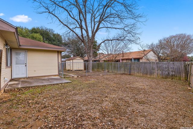 9630 Wildwood Rdg, San Antonio, TX 78250