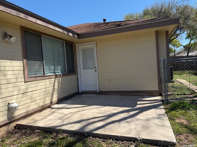 9630 Wildwood Rdg, San Antonio, TX 78250
