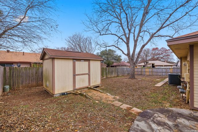 9630 Wildwood Rdg, San Antonio, TX 78250