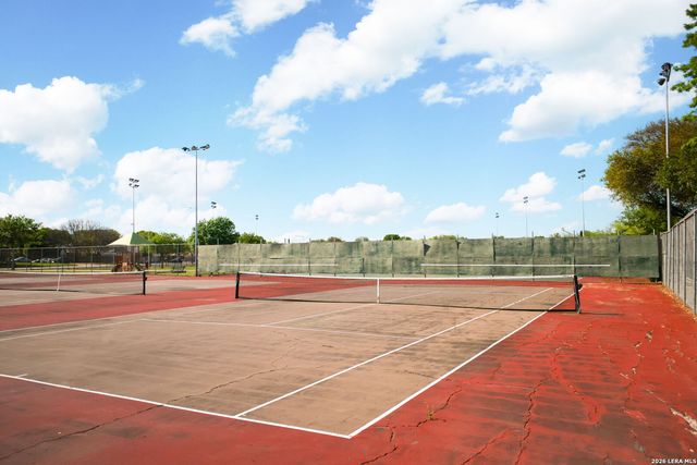 9630 Wildwood Rdg, San Antonio, TX 78250