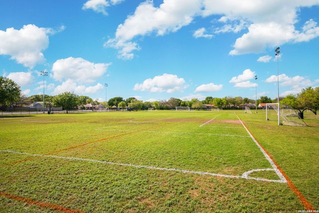 9630 Wildwood Rdg, San Antonio, TX 78250