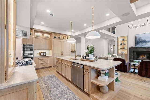 17701 Knox Street, Overland Park, KS 66221