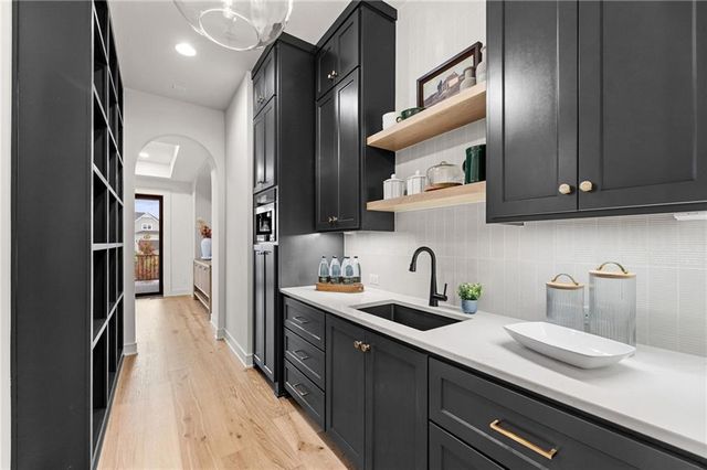17701 Knox Street, Overland Park, KS 66221
