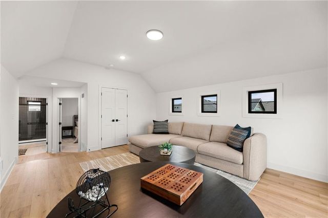 17701 Knox Street, Overland Park, KS 66221