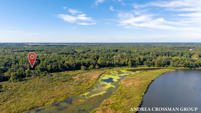6346 Riverside Road, Fennville, MI 49408