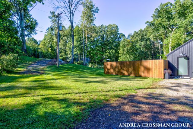 6346 Riverside Road, Fennville, MI 49408