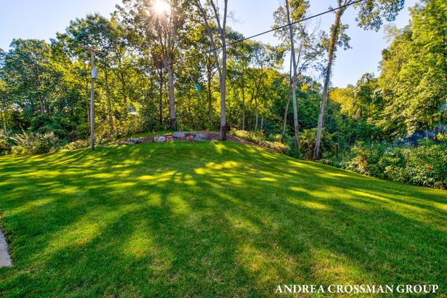 6346 Riverside Road, Fennville, MI 49408