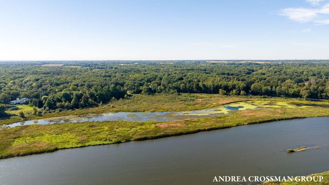 6346 Riverside Road, Fennville, MI 49408