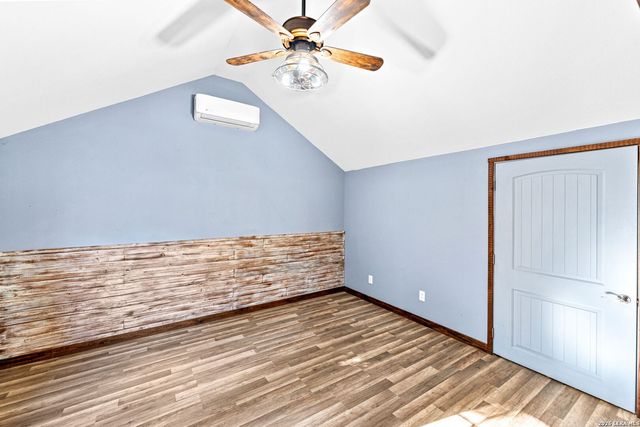 297 Chaparral Dr, Bandera, TX 78003