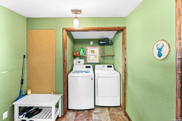 297 Chaparral Dr, Bandera, TX 78003