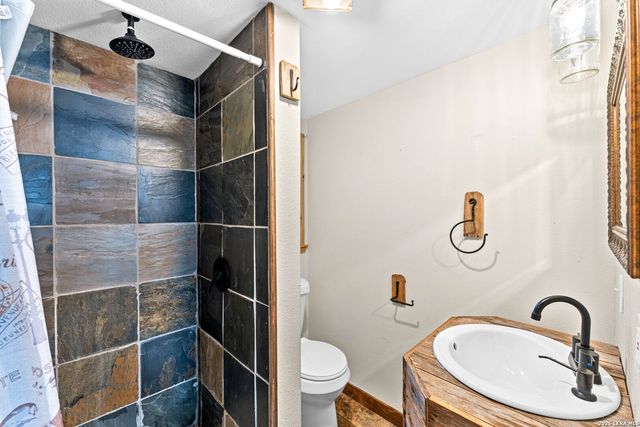 297 Chaparral Dr, Bandera, TX 78003