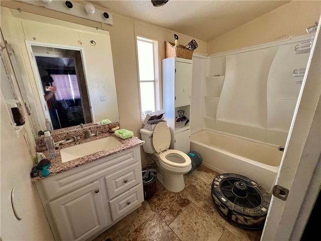 10585 S Queens Road, Mohave Valley, AZ 86440