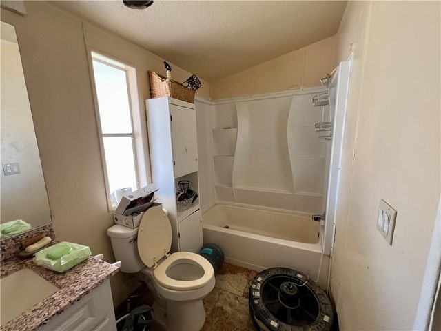 10585 S Queens Road, Mohave Valley, AZ 86440