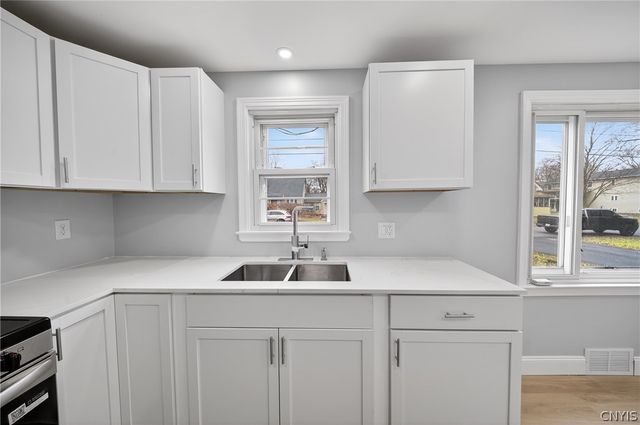 209 Northwood Drive, Salina, NY 13211