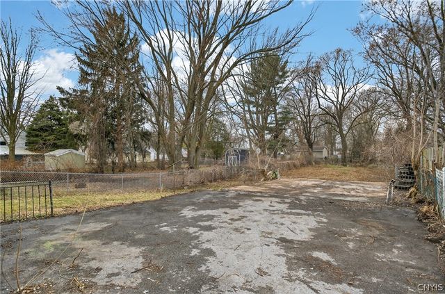 209 Northwood Drive, Salina, NY 13211