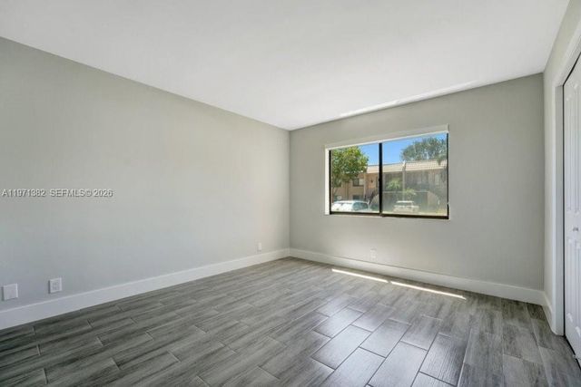 380 Racquet Club Rd 105, Weston, FL 33326